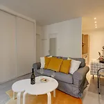 587 Stuart - Superb In *