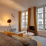 587 Stuart - Superb In * París