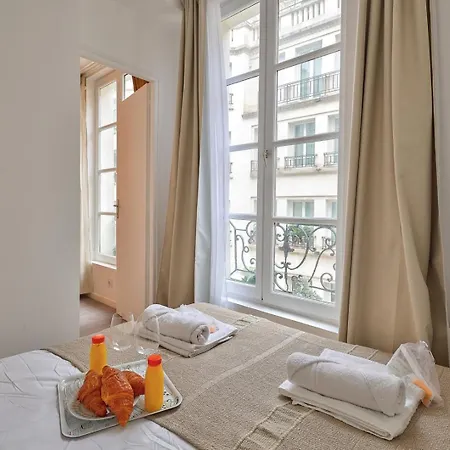 587 Stuart - Superb In