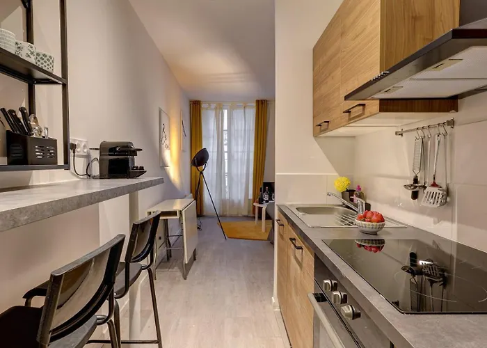 587 Stuart - Superb In *