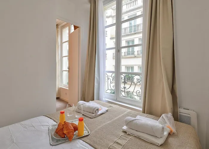 587 Stuart - Superb In